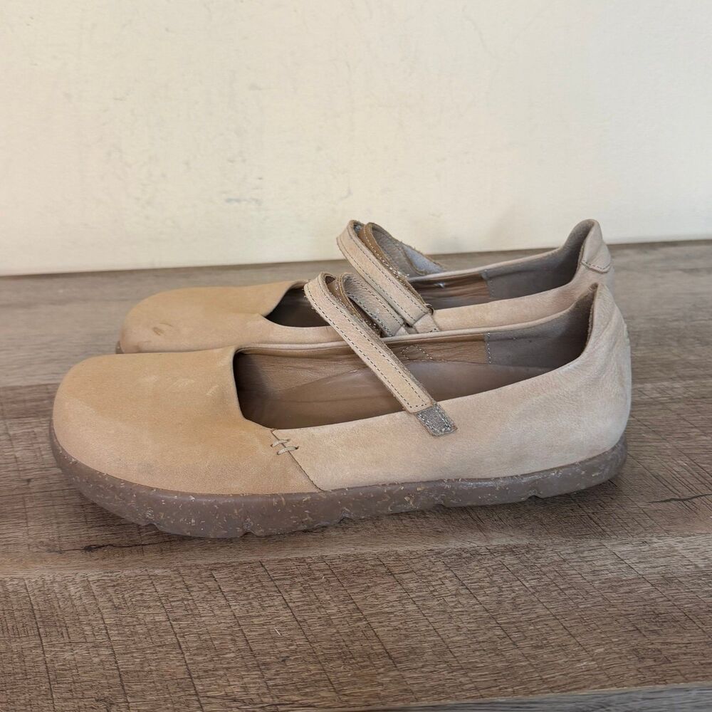 US size 8 Kalso Women's Earth Shoes Dash Nubuck Leather Mary Jane Negative Heel